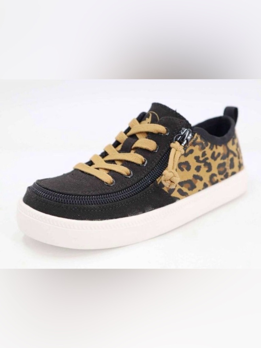 Girls big kids size 3 low top sneakers, tennis shoes, black cheetah new billy